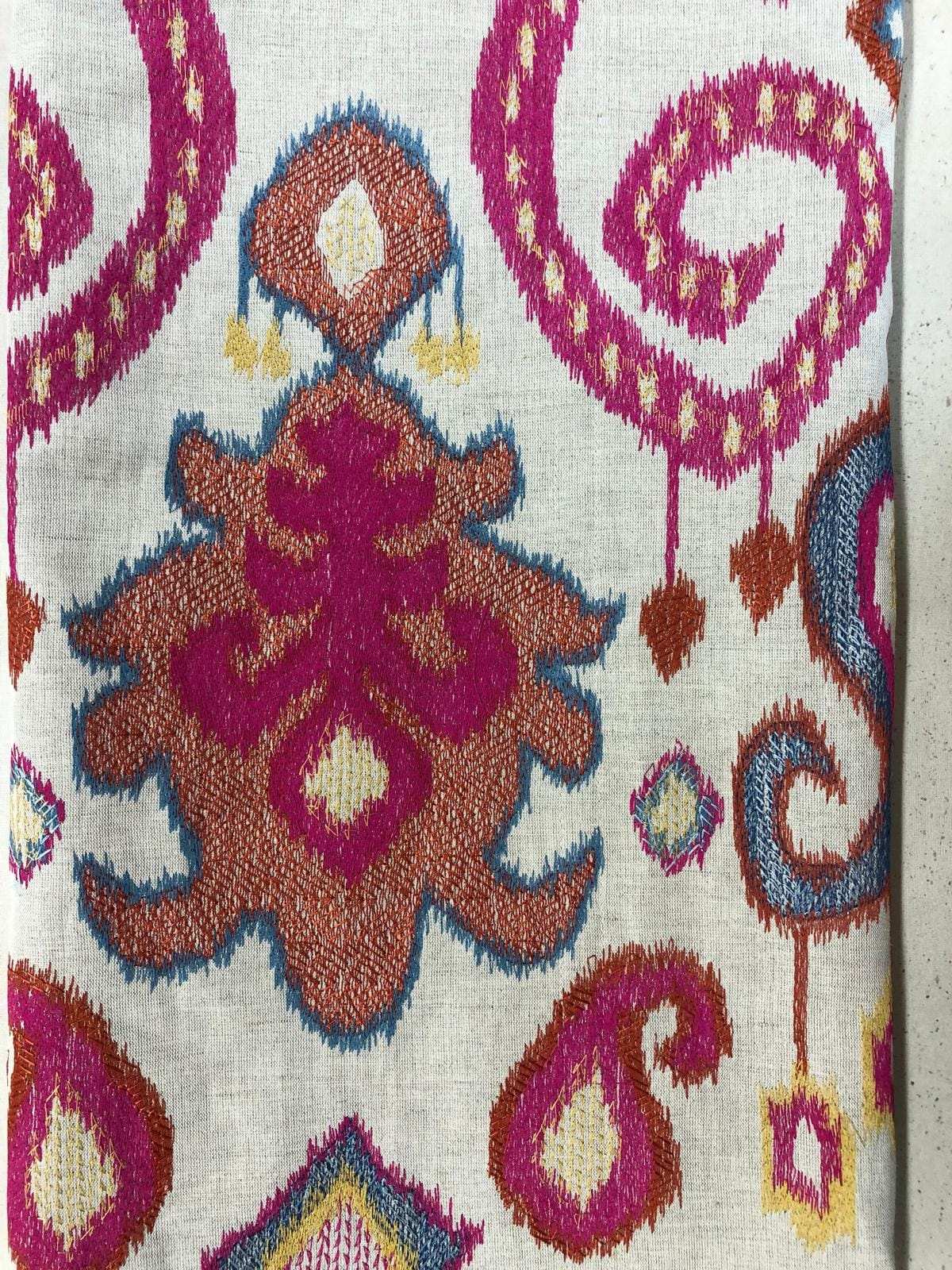 Ikat-Vorhangstoff, Vorderseite